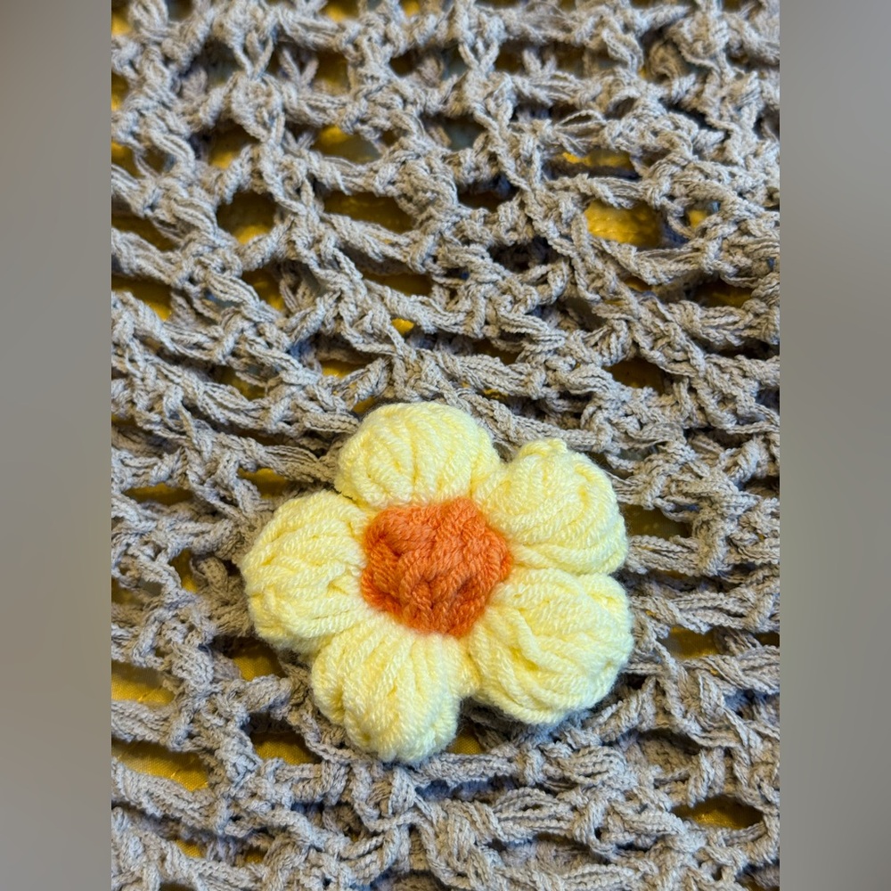 🌸H205 New POL M pp22 Yellow and Tan Crochet Floral sweater Vest Top - Picture 10 of 12